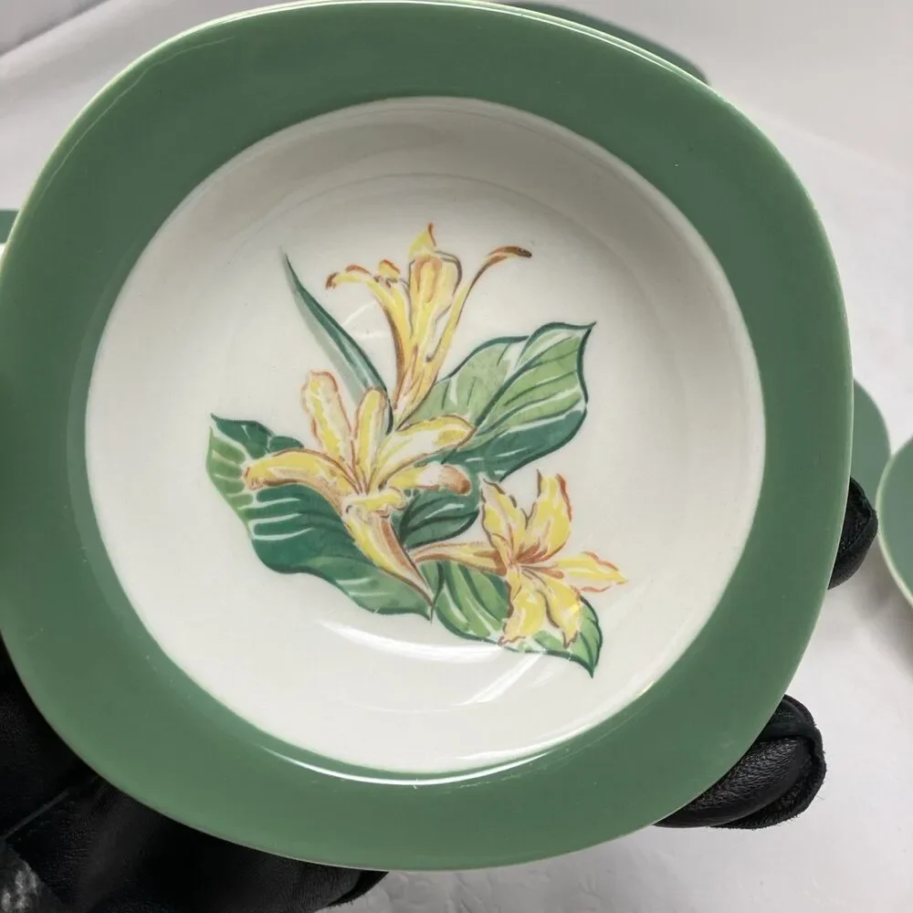 Taylor Smith Taylor Conversation Day Lily Bowls Lot Of 4 Berry Desert & 3 Cereal